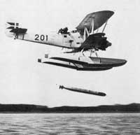 Hawker DANTORP (H.B.III) has just released a torpedo