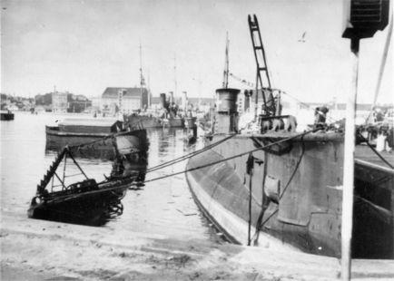 Ubådene DRYADEN og FLORA på Holmen efter 29. august 1943