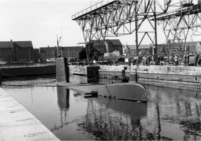 Ubåden DELFINEN under prøvedykning på Holmen