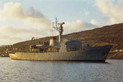 Inspektionsskibet FYLLA i Skaalefjorden ved Færøerne