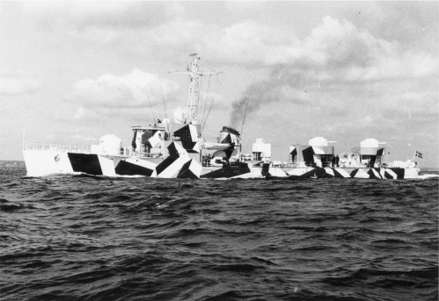 Torpedobåden HAMMER i forsøgsbemaling