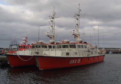 Søopmålingsfartøjerne SKA 15 og 16 ses her i Kalundborg i 2002