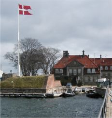 Rigets flag på batteriet SIXTUS i København