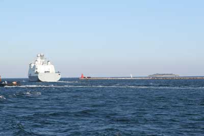 ESBERN SNARE forlader Københavns havn med kejserindens kiste om bord