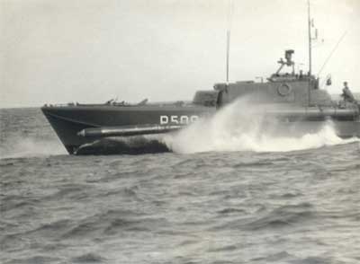 Torpedoskud fra motortorpedobden FALKEN